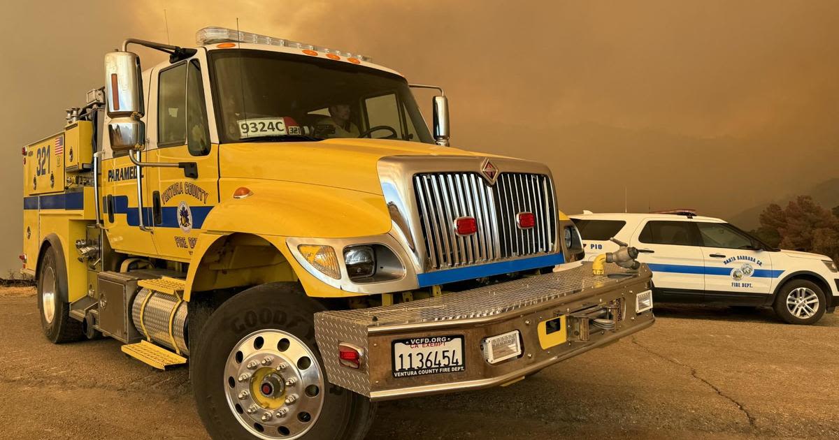 Ventura County firefighters respond to two brush fires in Oak Park, Santa Barbara County
