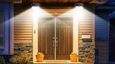 Esta es la luz solar led para el exterior más vendida en Amazon