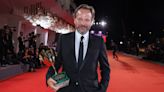 Peter Sarsgaard on ‘Memory’ and Playing a Man with Dementia: ‘Acting Is Easy When It’s Going Well’