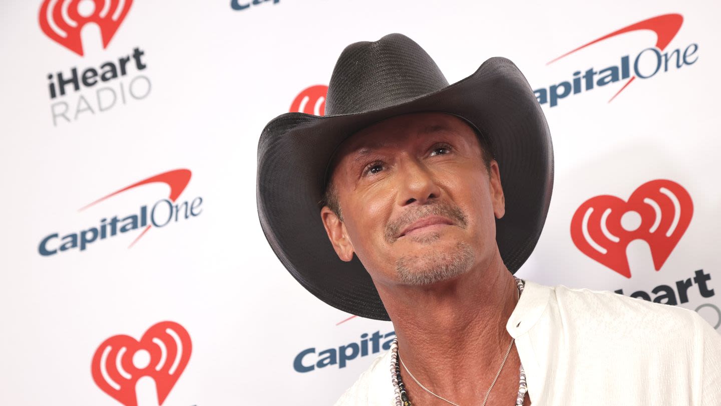Country Music Fans Call Tim McGraw the "Greatest Of All Time" After Recent Concert