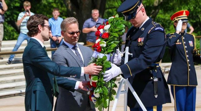 Ryan Blaney's Coca-Cola 600 defense takes on deeper meaning in Arlington National Cemetery visit