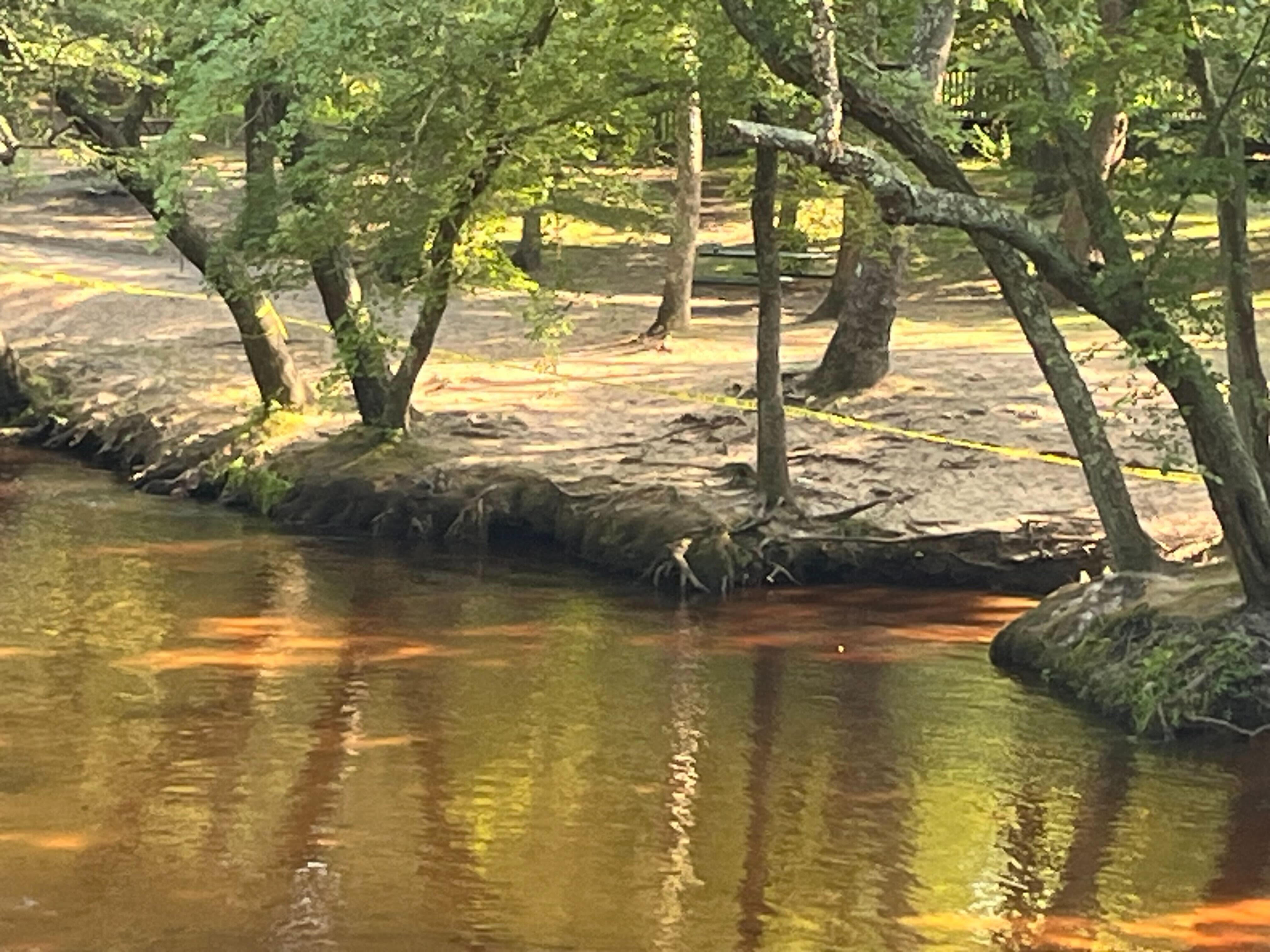 Man dies after rescuing 2 kids from drowning in prohibited area of New Jersey river