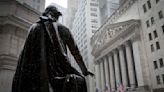 Bolsas de NY fecham em alta, com agenda esvaziada e destaque para noticiário corporativo Por Estadão Conteúdo