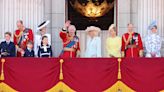 Rei Charles III reúne a família no Trooping the Colour