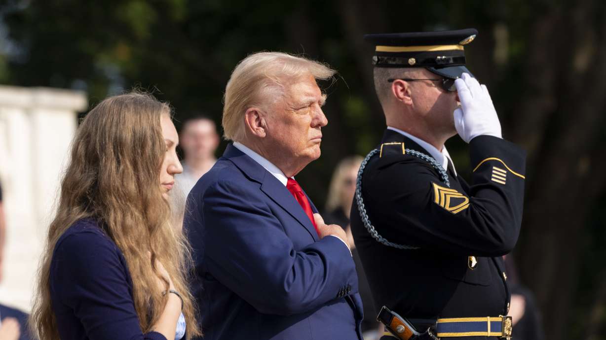 Trump issues statement from Gold Star families defending Arlington Cemetery visit, ripping Harris