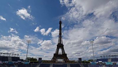 Conade miente: sí pidió hospedaje para París