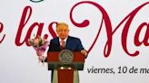 AMLO festeja a las mamás de México y del mundo