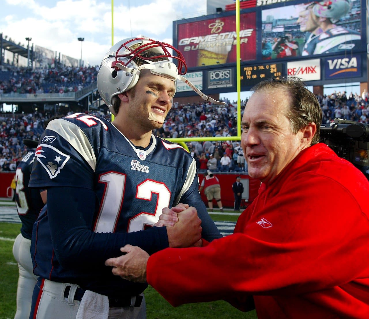 Bill Belichick will take personal shots at former QB Tom Brady, report says