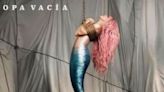 Atada como sirena: la práctica del Shibari que se viraliza gracias al videoclip de Shakira