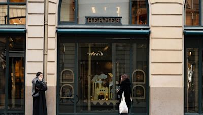 Hermès Sales Surge Amid Exclusive Birkin Wave—Despite Global Luxury Slump