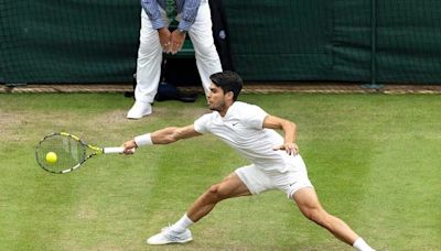 Alcaraz vira, faz mais uma semi e iguala marca de Nadal e Djokovic - TenisBrasil