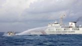 菲律賓控中國海警船撞擊補給船 還發射高壓水柱損引擎
