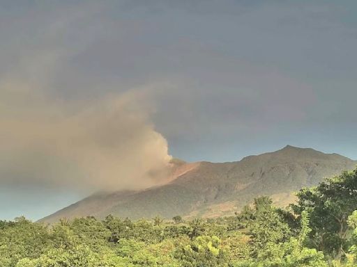 曾9年15度爆發…菲律賓中部活火山恐再噴發 數百居民緊急撤離