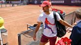 Tras el susto del viernes, ¡Djokovic apareció con casco!