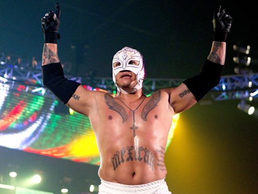 Rey Mysterio desea apostar su máscara contra Dominik