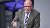 „Verlogen und populistisch“ - SPD will Ausländer schnellstmöglich einbürgern - CDU-Mann wütet