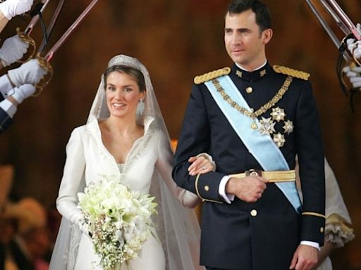 Felipe e Letizia completam 20 anos de casamento com imagem renovada da monarquia espanhola