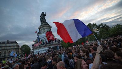 Las 5 cosas que debes saber este 8 de julio: Francia evita que gobierne la ultraderecha