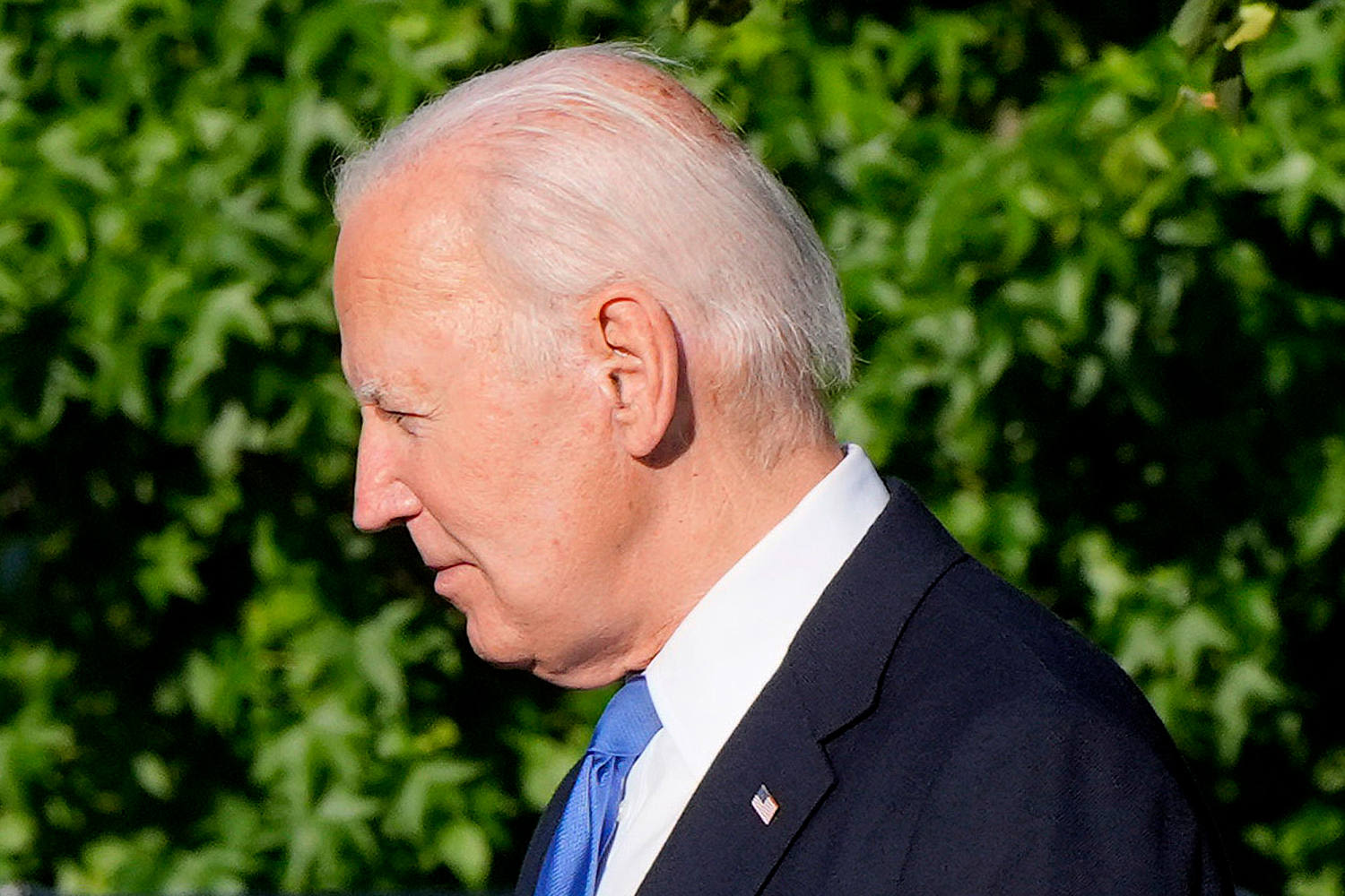 Biden expected to hold call with Democratic governors as concerns mount following the debate