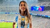 Los looks de las mujeres de la Selección en la semifinal: camisetas anudadas, detalles de lujo y complementos albicelestes
