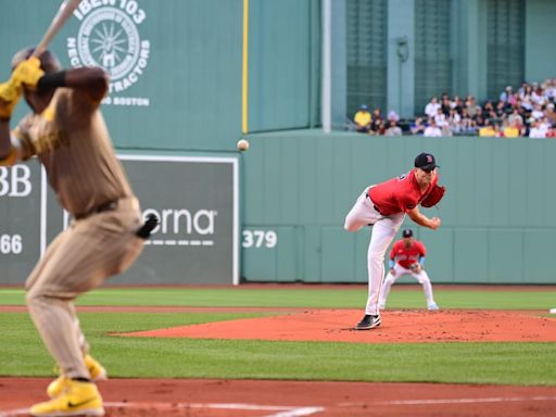 MLB Insider Predicts Red Sox Fan-Favorite Won't Get Traded Despite Rumors