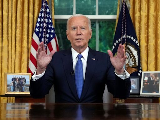 Biden dice que renunció para defender "la democracia" y dejar paso a "voces jóvenes"