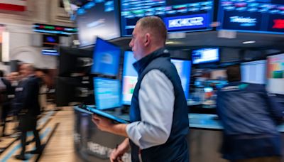 Wall Street en léger repli après un marché du travail américain plus fort que prévu