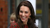 Kate Middleton aparece antes de la coronación de Carlos III con un patriótico look