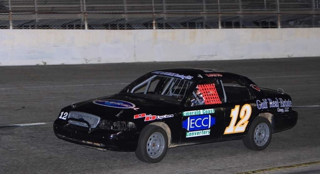 Racing: Dee Davis follows in her father's footsteps at Five Flags Speedway