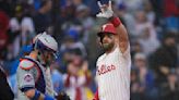 Harper homers in return, Suárez improves to MLB-best 8-0 as streaking Phillies beat Mets 10-5