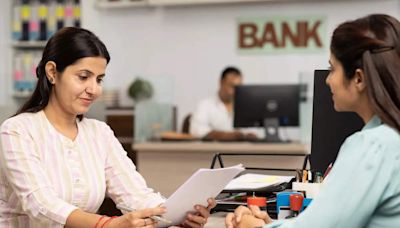 How employee attrition rates declined at India's leading private banks - ETHRWorld