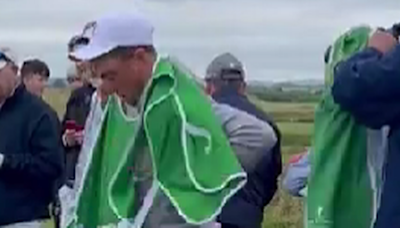 Justin Thomas tries his hand at caddying on Irish golf trip