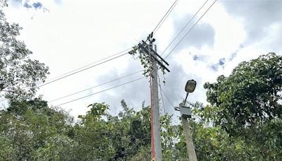 道路中斷、電桿倒塌！那瑪夏逾百戶仍停電 台電搶修中