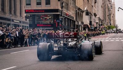 F1 | Hamilton sfreccia con la W12... per le strade di New York!