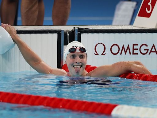 Katie Ledecky Enjoys Leisure Time While Swimmers Finish Behind Her In 1500 Race