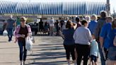 1st day of Fincel's Sweet Corn in Dubuque draws early-rising fans