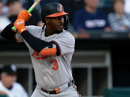 Orioles infielder Mateo to IL with elbow injury