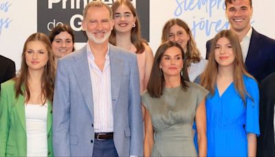 La reina Letizia, con vestido alquilado en Girona: del precio al tiempo que tiene para devolverlo