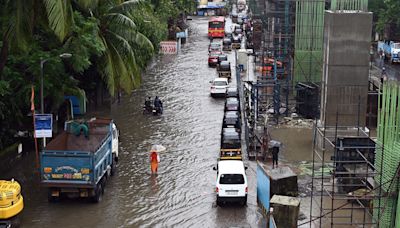 Mumbai weather today: IMD's heavy rain warning, police issue advisory; 'red' alert sounded across Maharashtra | Updates