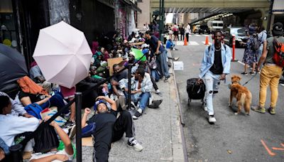 New York City further tightens time limit for migrants to move out of shelters