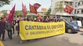 Los vecinos de Loredo (Cantabria) protestan contra la construcción de un complejo turístico y un campo de golf