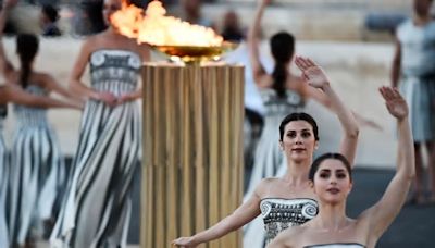 Olympia 2024: Pariser Organisatoren übernehmen olympisches Feuer in Athen