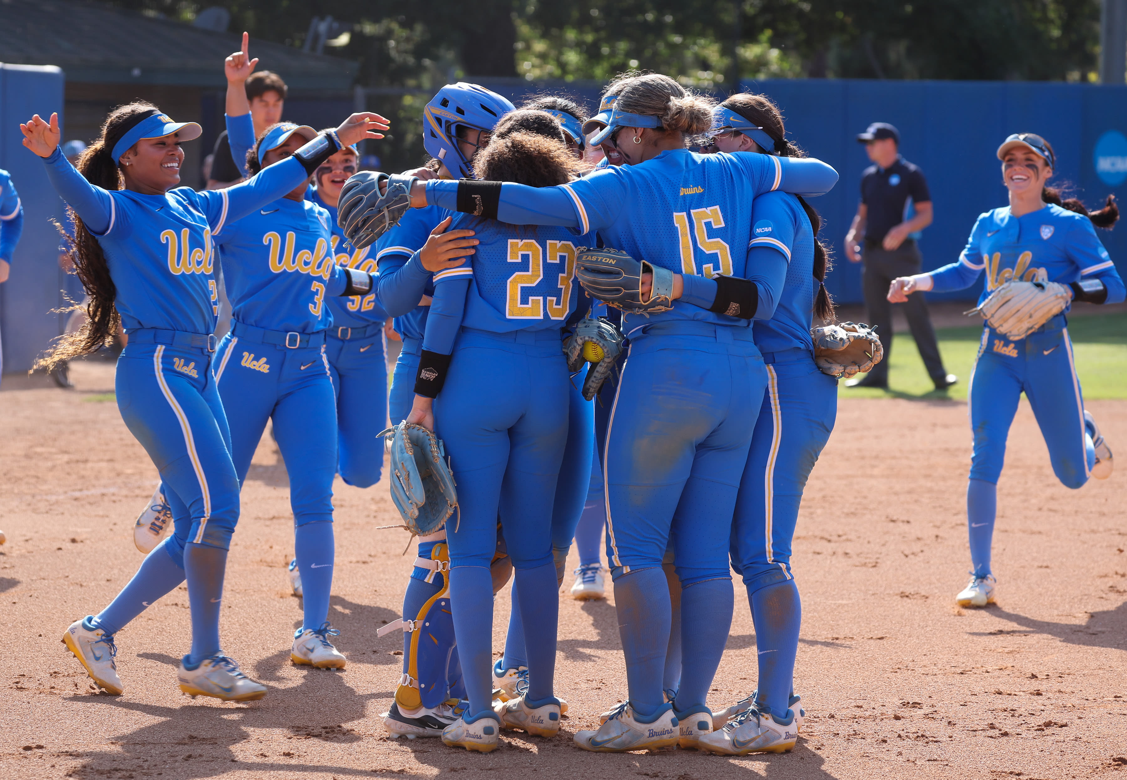 Balanced UCLA softball beats Grand Canyon, advances to super regional