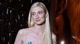 The Crown's Elizabeth Debicki accepts Screen Actors Guild award barefoot