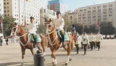 Rinden homenaje a carabineros asesinados en Cañete en La Moneda - La Tercera