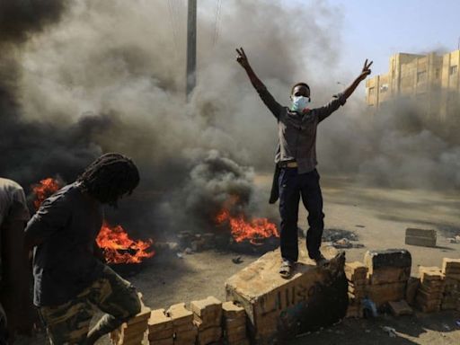 Sudan conflict: RSF advances on Sennar city, families flee amid heavy fighting