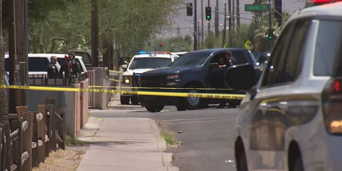 2 men shot in east Phoenix neighborhood