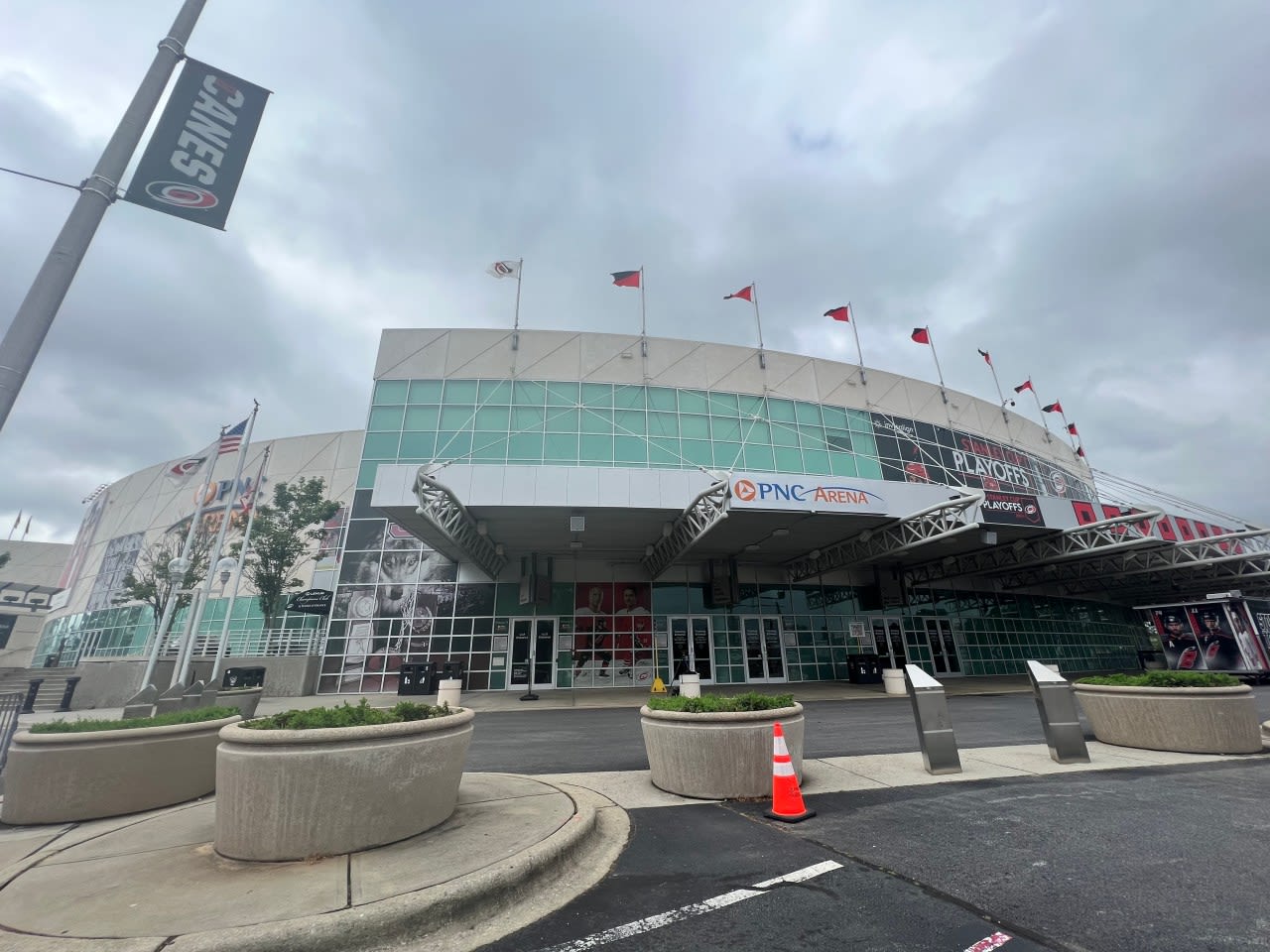 Carolina Hurricanes sign deal for $300M PNC Arena enhancement, entertainment district