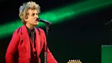 Billie Joe Armstrong & Mike Dirnt are joined by Michael Anthony on Stage | 99.5 The Fox | K.C. Wheeler