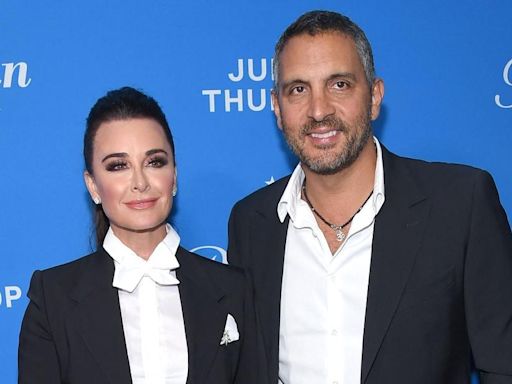 Kyle Richards Drops Mauricio Umansky's Last Name From Her Instagram After He Moves Out of Their Shared Home